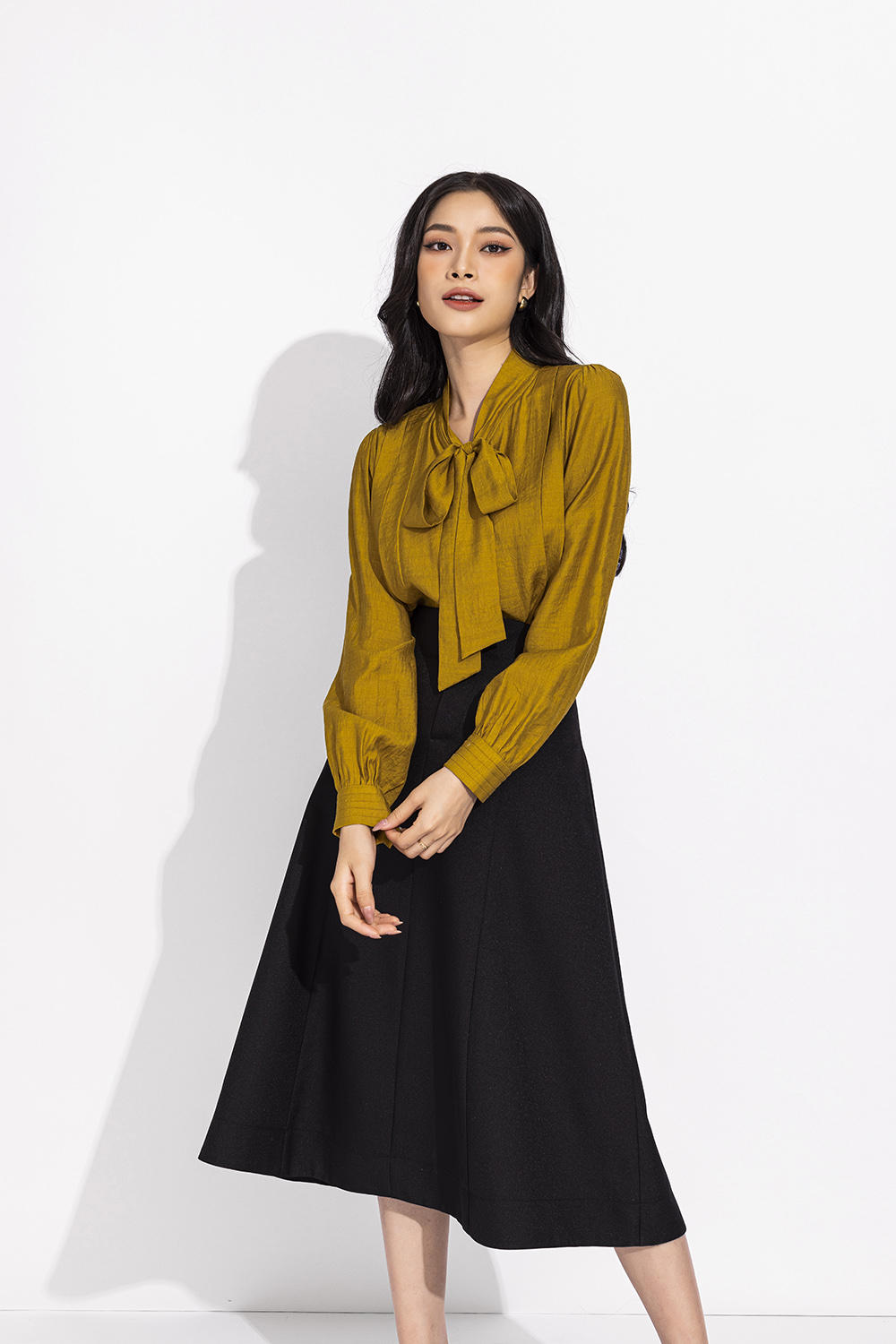 Áo sơ mi nữ công sở cổ phối nơ tay dài