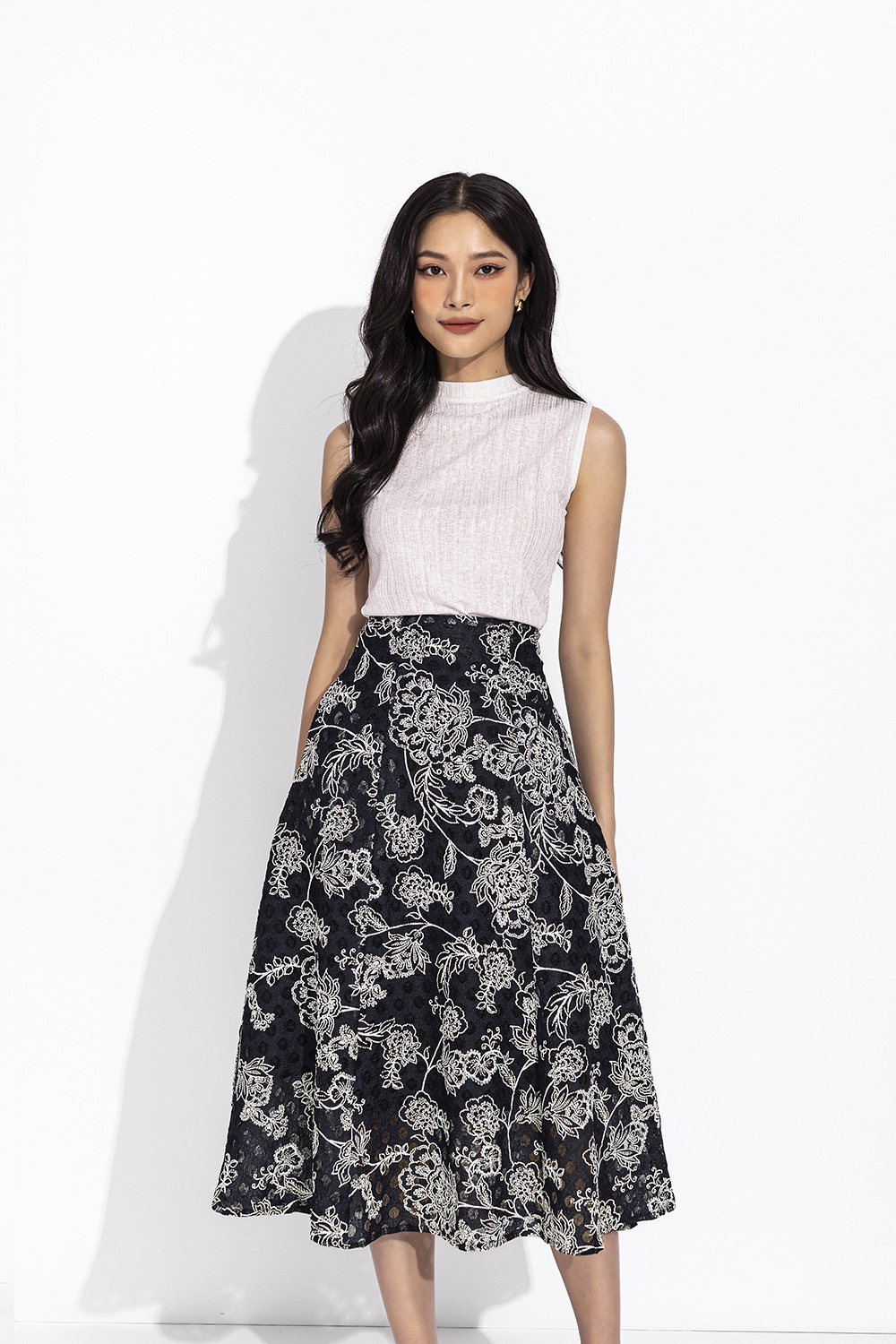 Áo thun nữ sát nách màu trắng