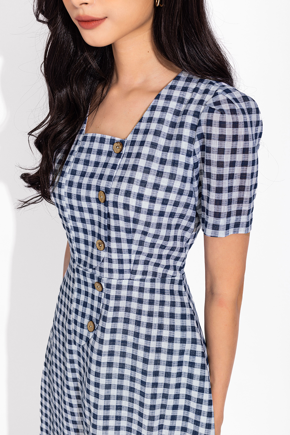 Đầm caro công sở cổ vuông dáng xòe