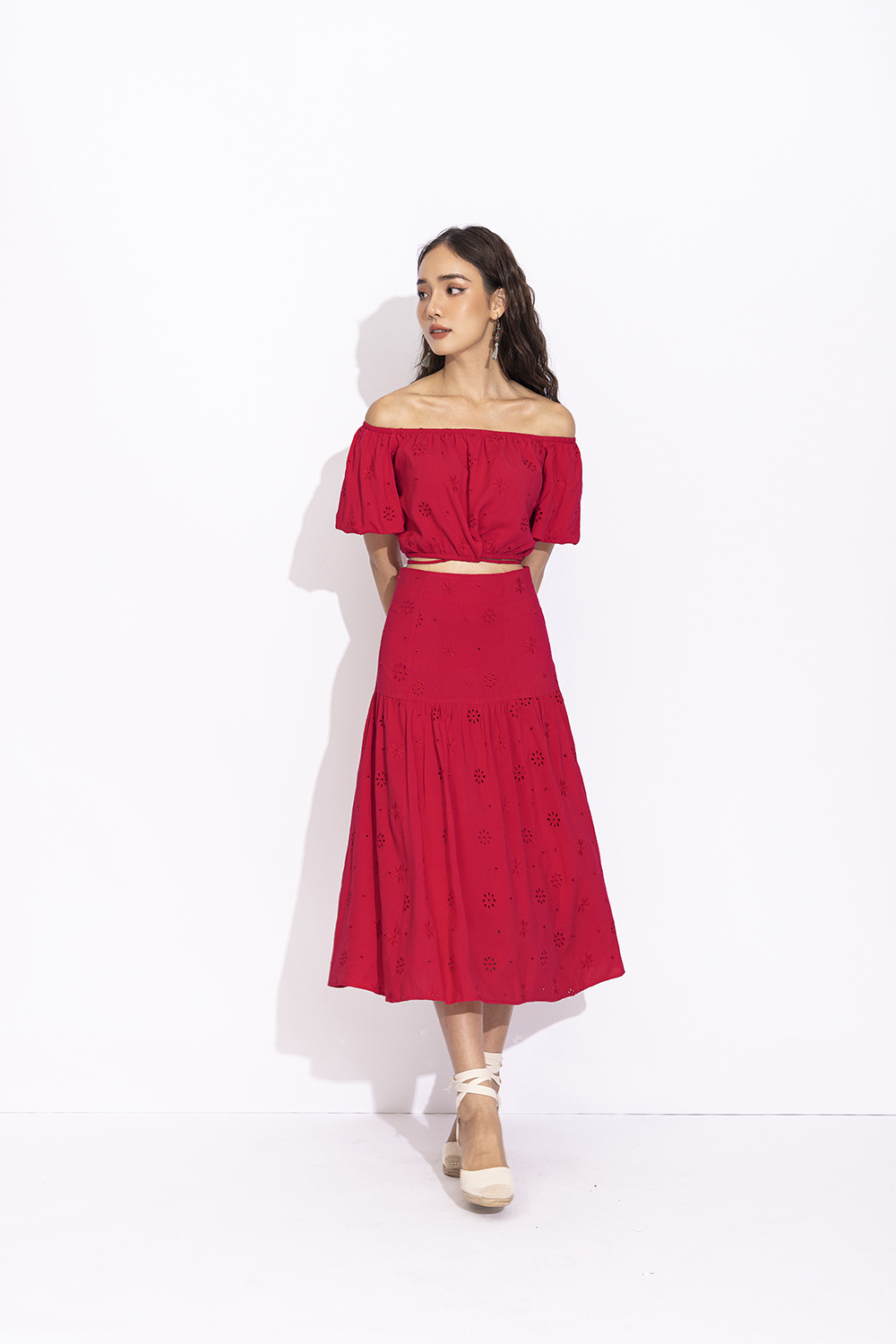 Áo croptop nữ trễ vai tay phồng