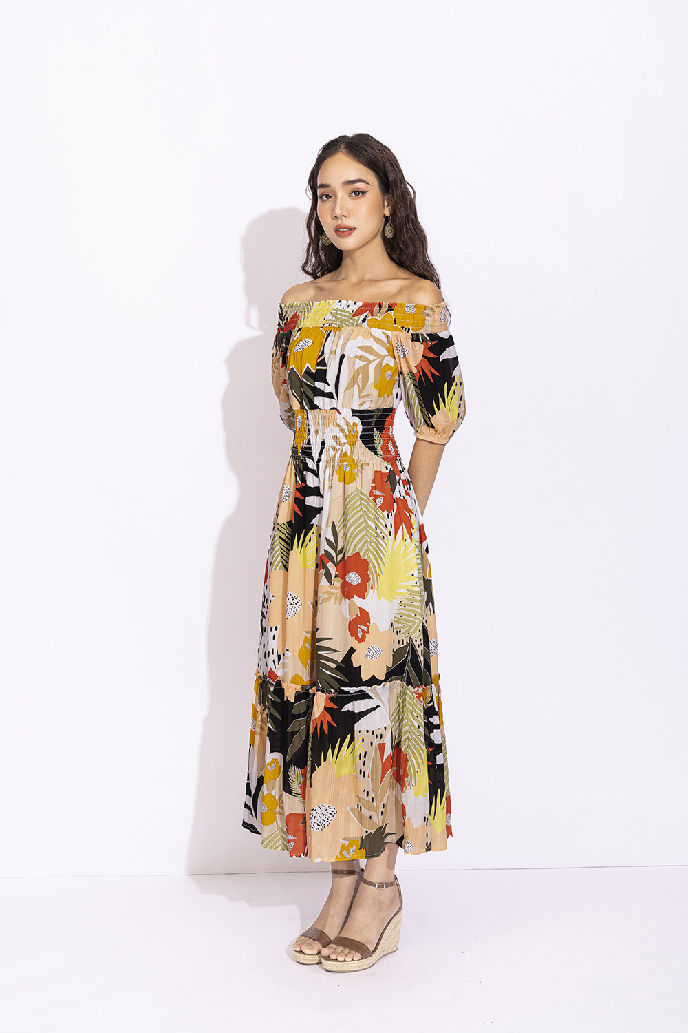 Đầm xòe đuôi cá dáng dài trễ vai