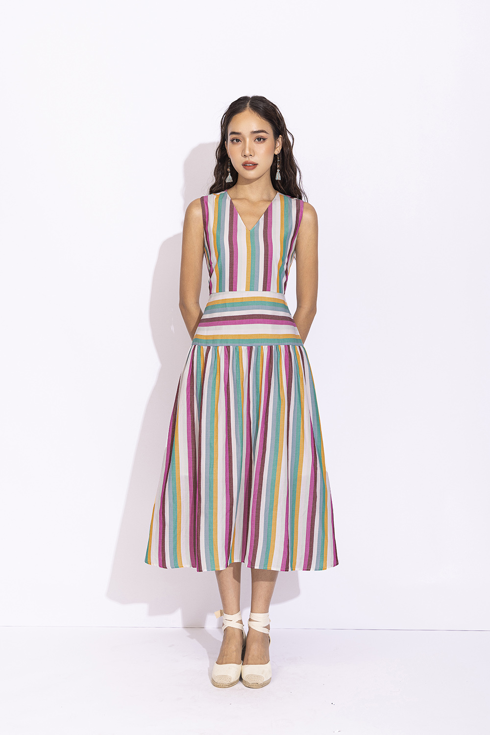 Đầm xòe cổ tim kẻ sọc nhiều màu