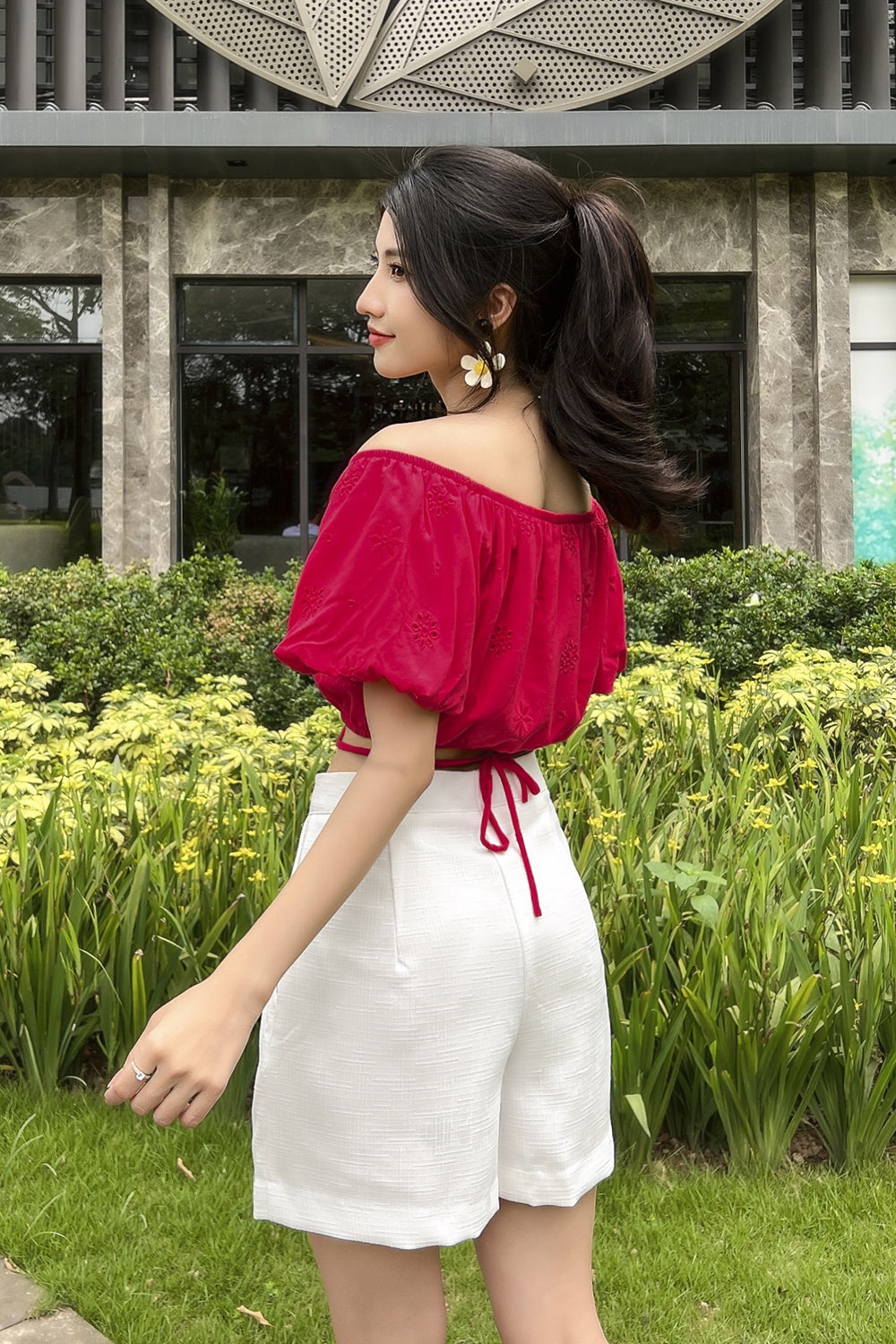 Mỹ nhân Thái chuộng áo croptop, váy hoa vào mùa hè - Báo Phụ Nữ