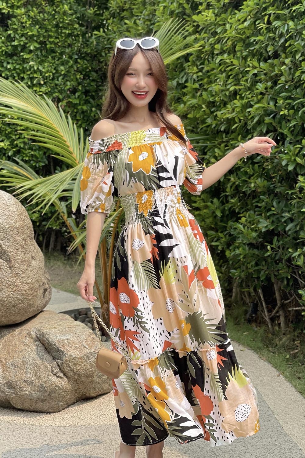 Đầm xòe đuôi cá dáng dài trễ vai