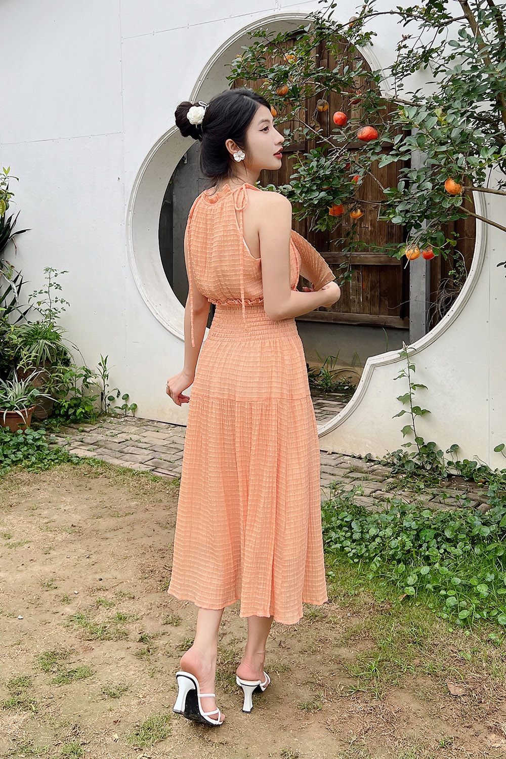 Đầm dáng dài cổ yếm eo bo chun