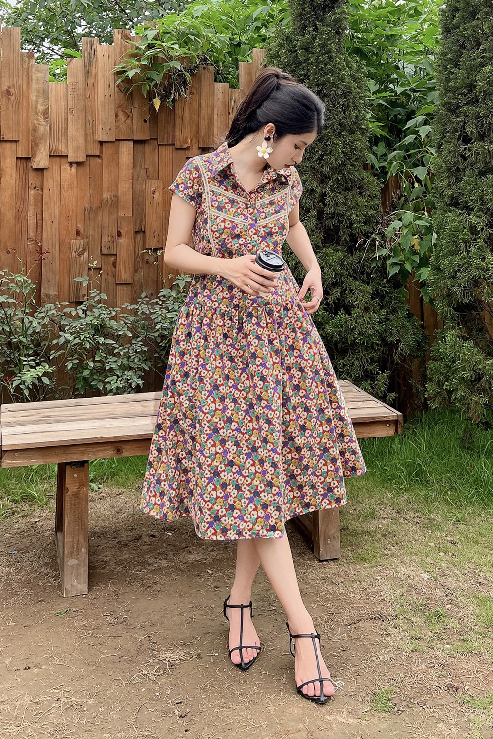 Đầm sơ mi hoa dáng xòe