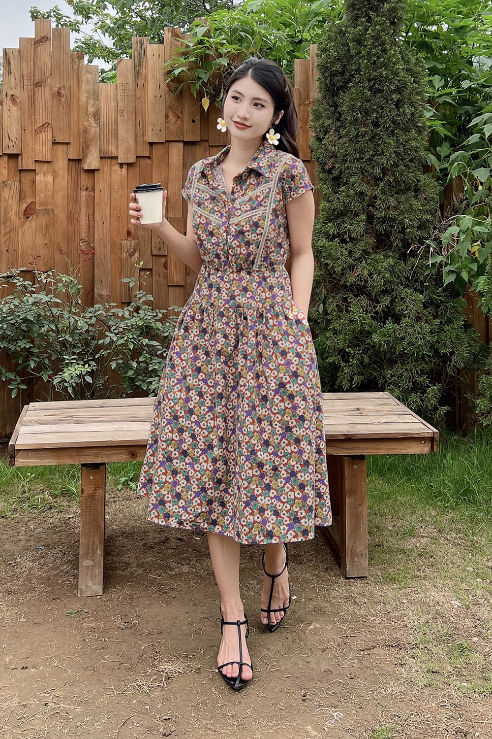 Đầm sơ mi hoa dáng xòe