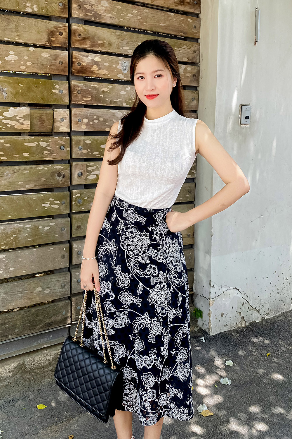 Áo thun nữ sát nách màu trắng