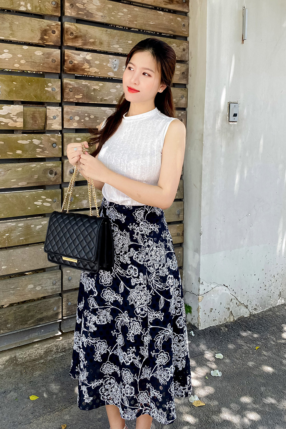 Áo thun nữ sát nách màu trắng