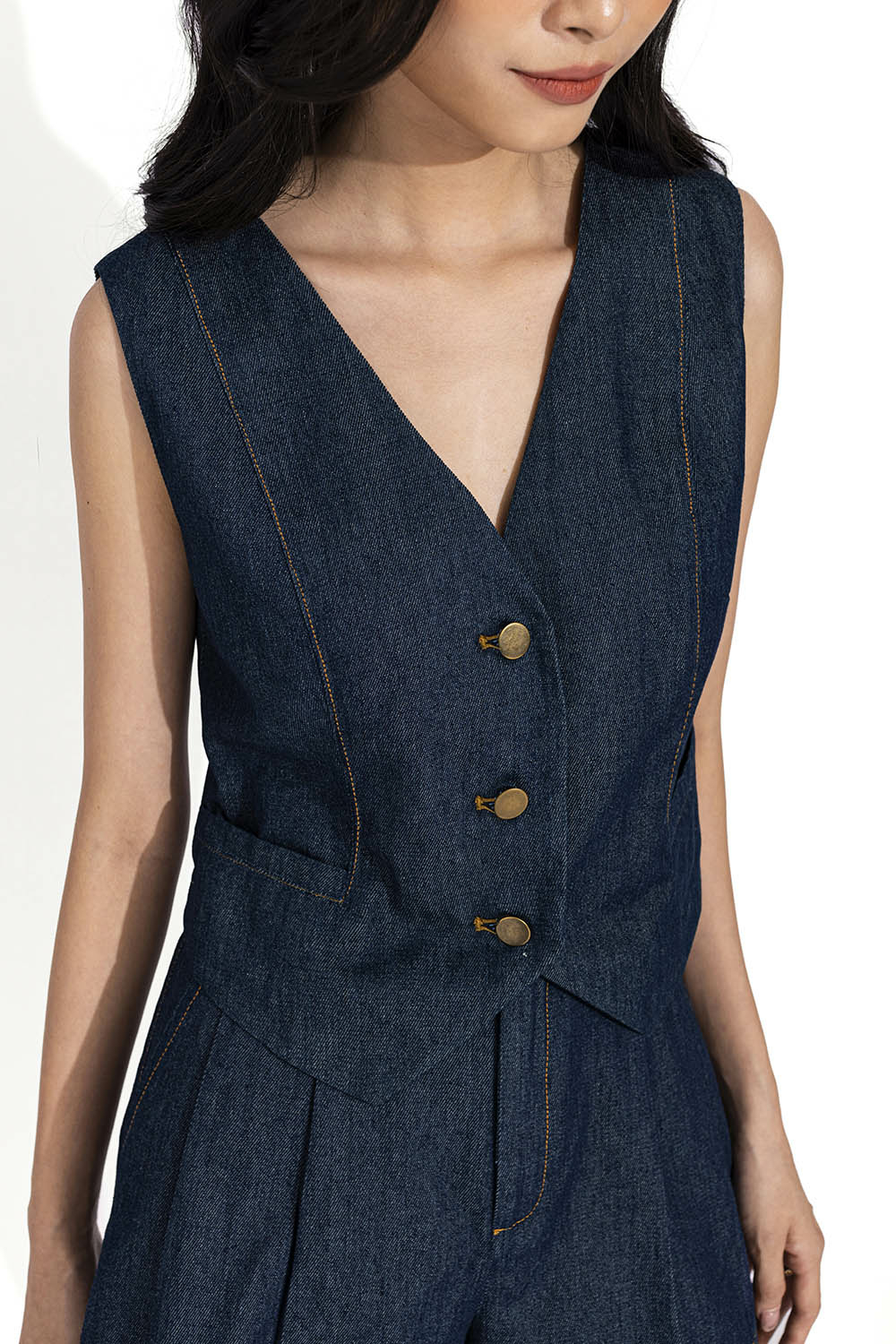 Áo gile nữ denim phối nút