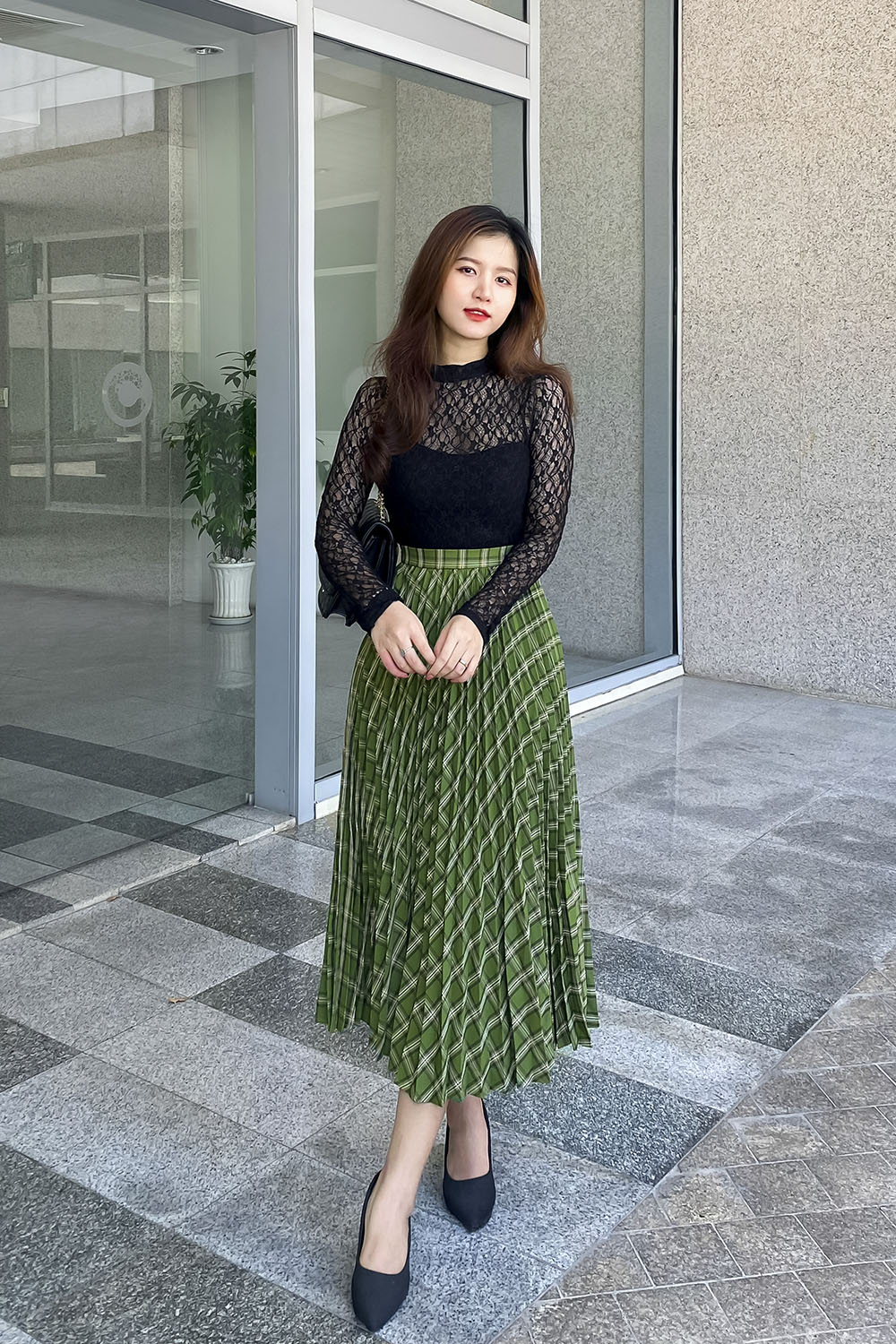 Chân váy midi xòe xếp ly họa tiết caro