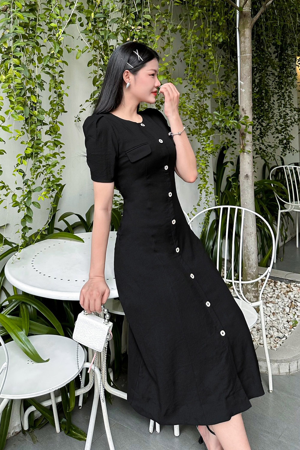 Đầm đen công sở dáng chữ A