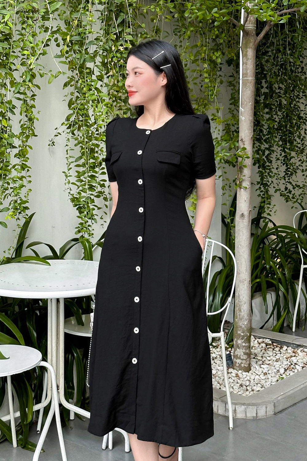 Đầm đen công sở dáng chữ A