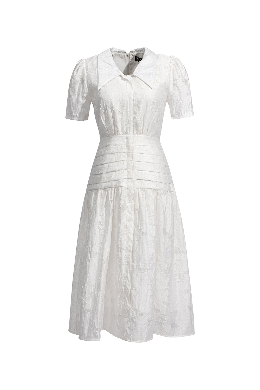 Đầm trắng cổ sen nhọn phối xếp ly