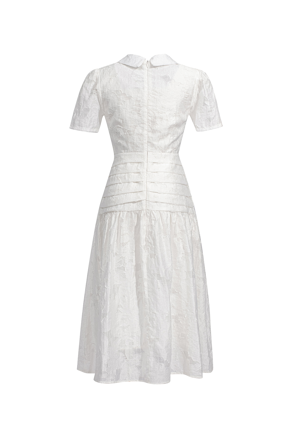 Đầm trắng cổ sen nhọn phối xếp ly