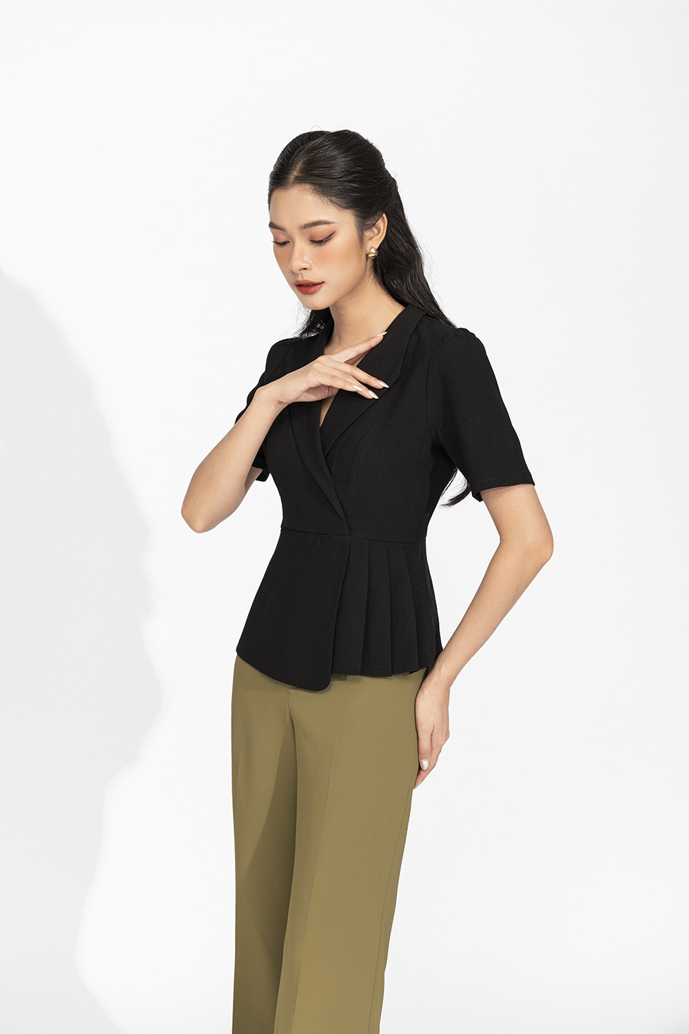 Áo kiểu nữ peplum màu đen