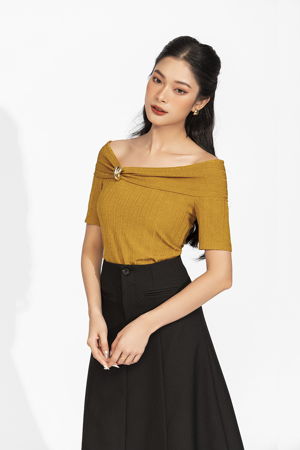 Áo kiểu nữ trễ vai dáng ôm