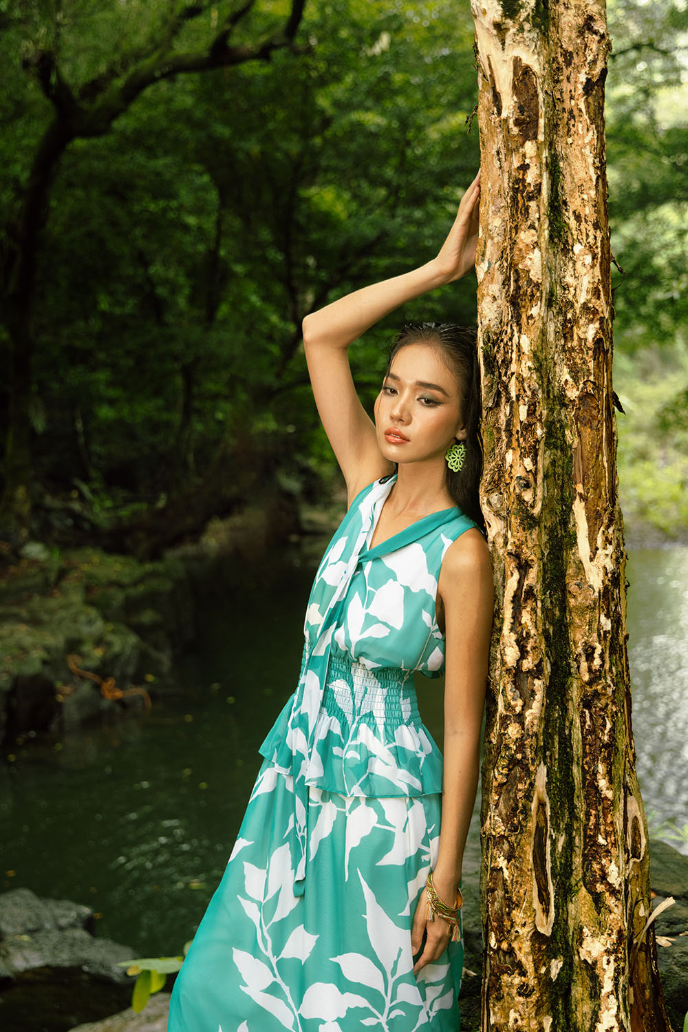 Đầm xòe peplum sát nách cổ phối nơ