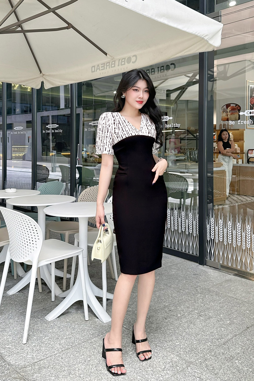 Đầm ôm công sở phối họa tiết