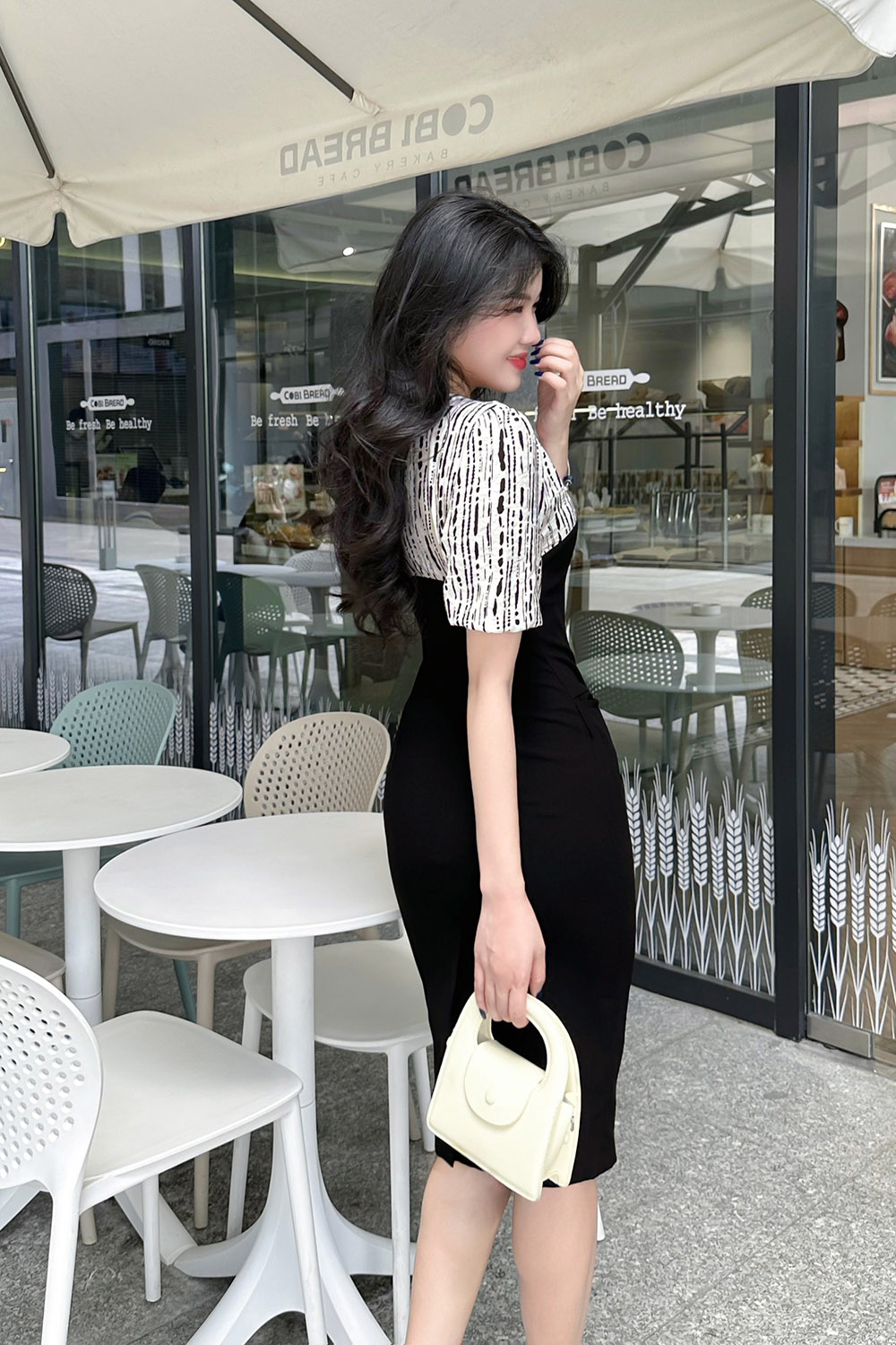 Đầm ôm công sở phối họa tiết