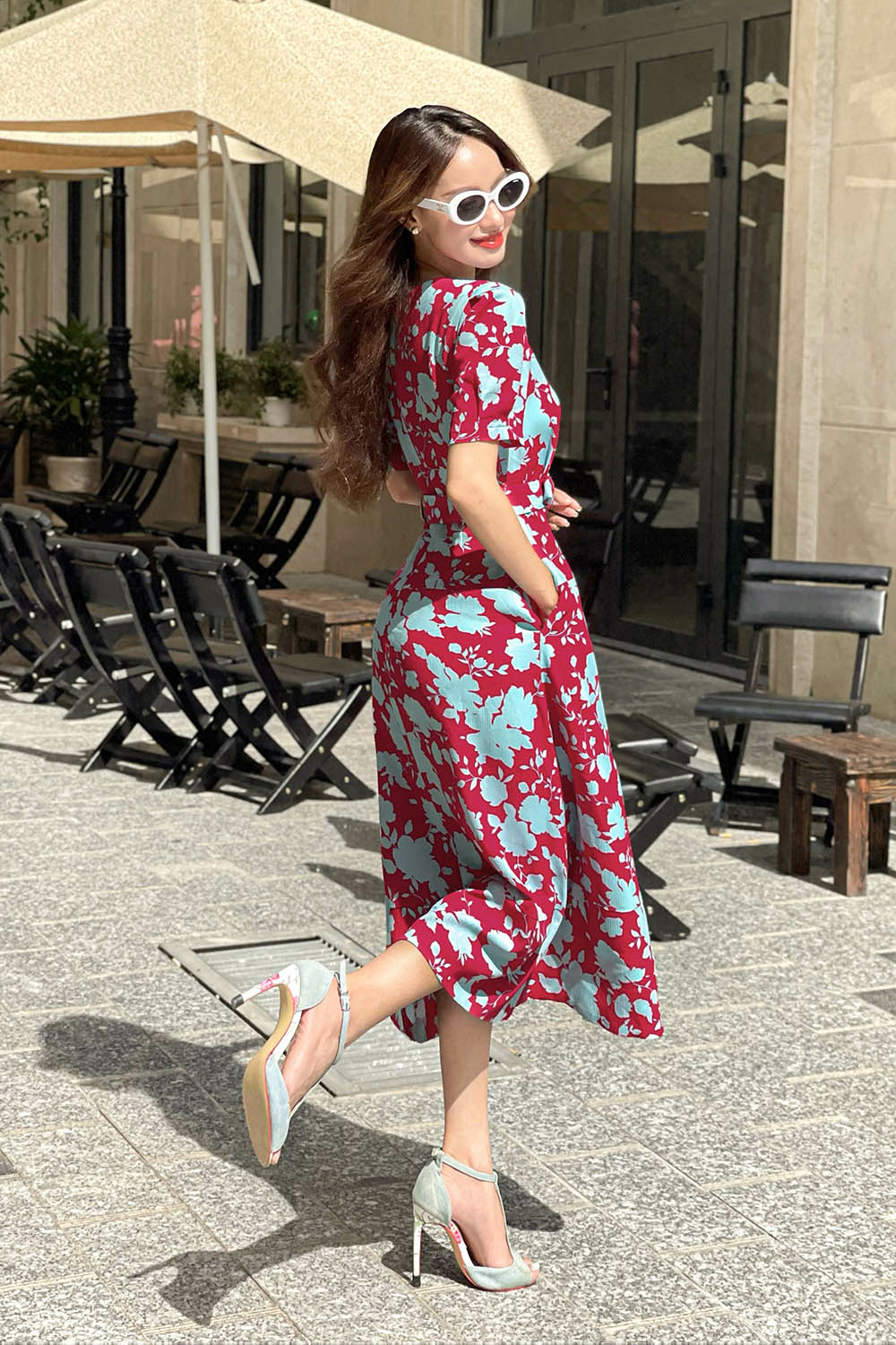 Đầm xòe đuôi cá phối belt họa tiết hoa