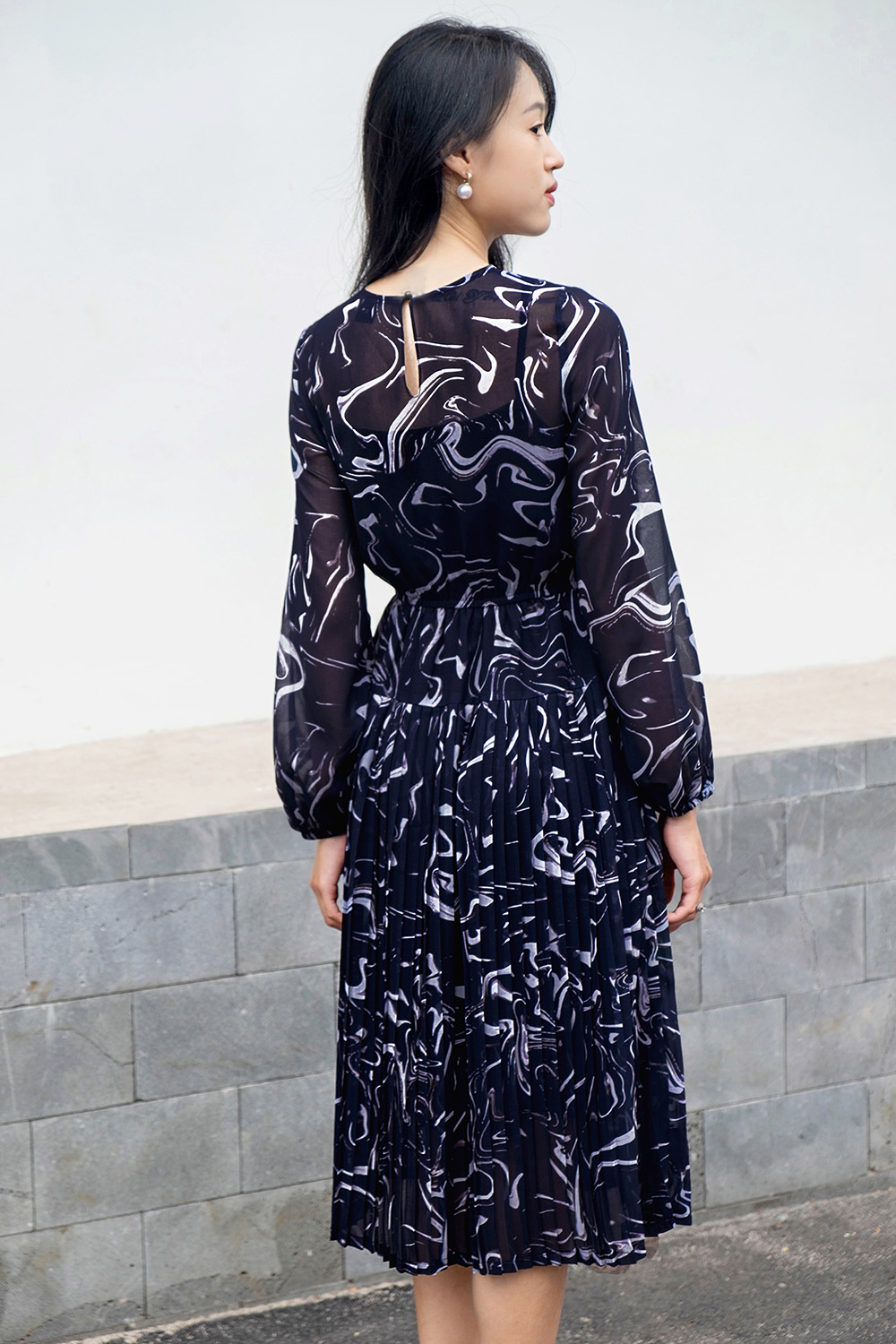 Đầm công sở dáng xòe họa tiết tay dài