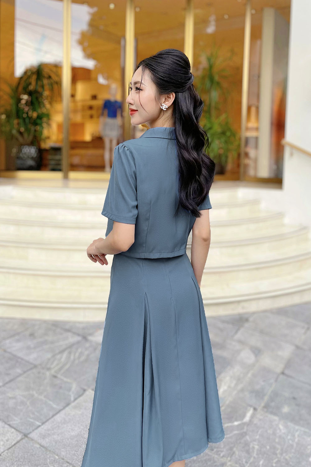 Chân váy công sở dáng xòe phối hai túi trước