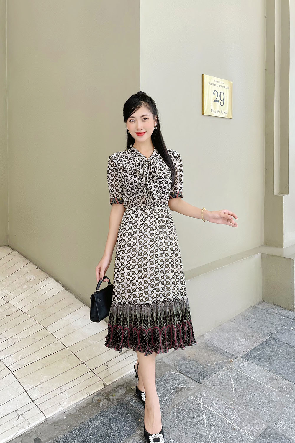 Đầm họa tiết dáng chữ a cổ thắt nơ