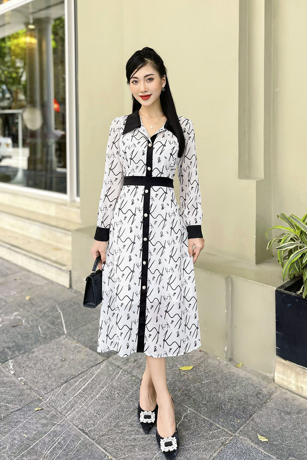 Đầm trắng chữ A phối màu họa tiết chữ K&K KK130-11