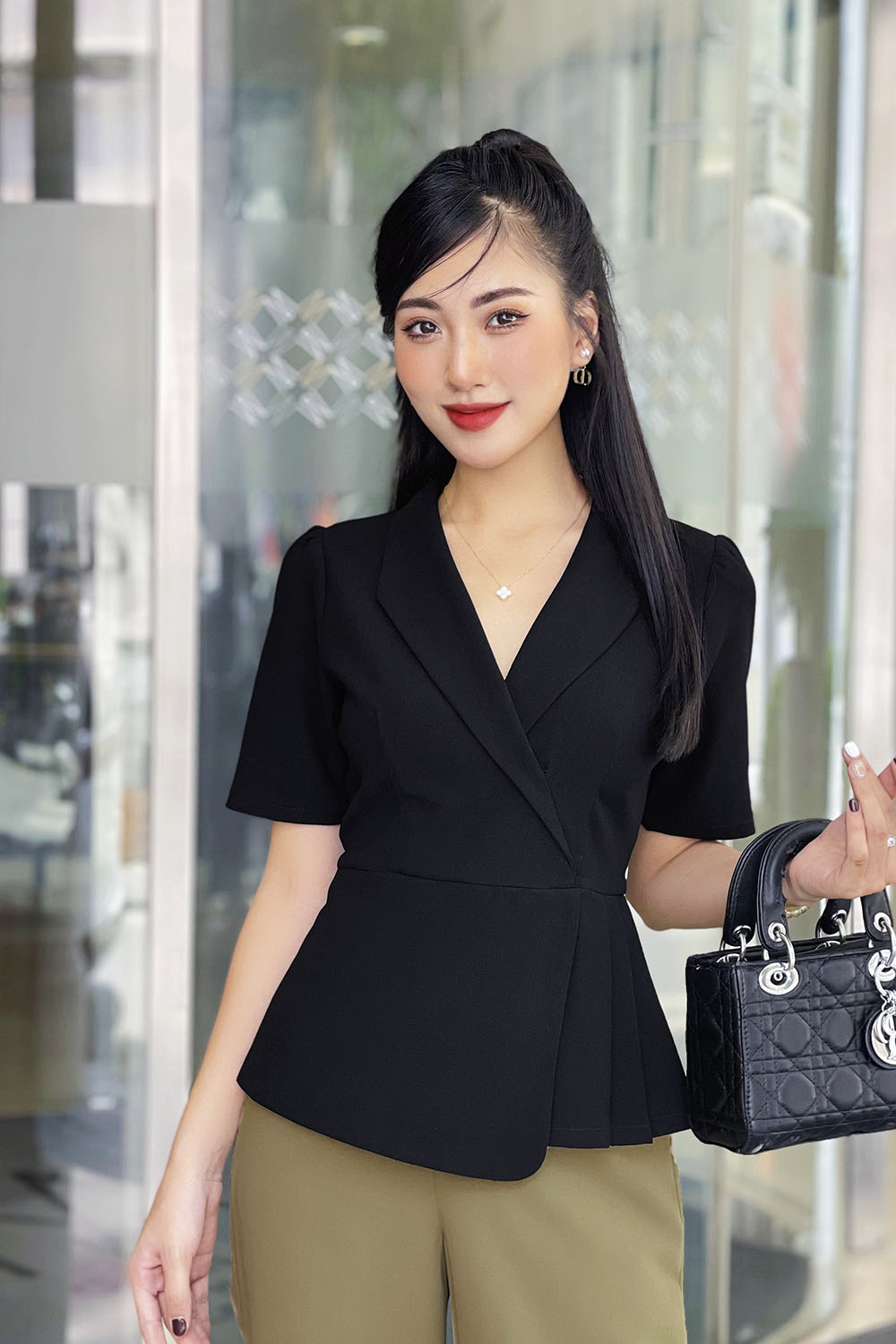 Áo kiểu nữ peplum màu đen