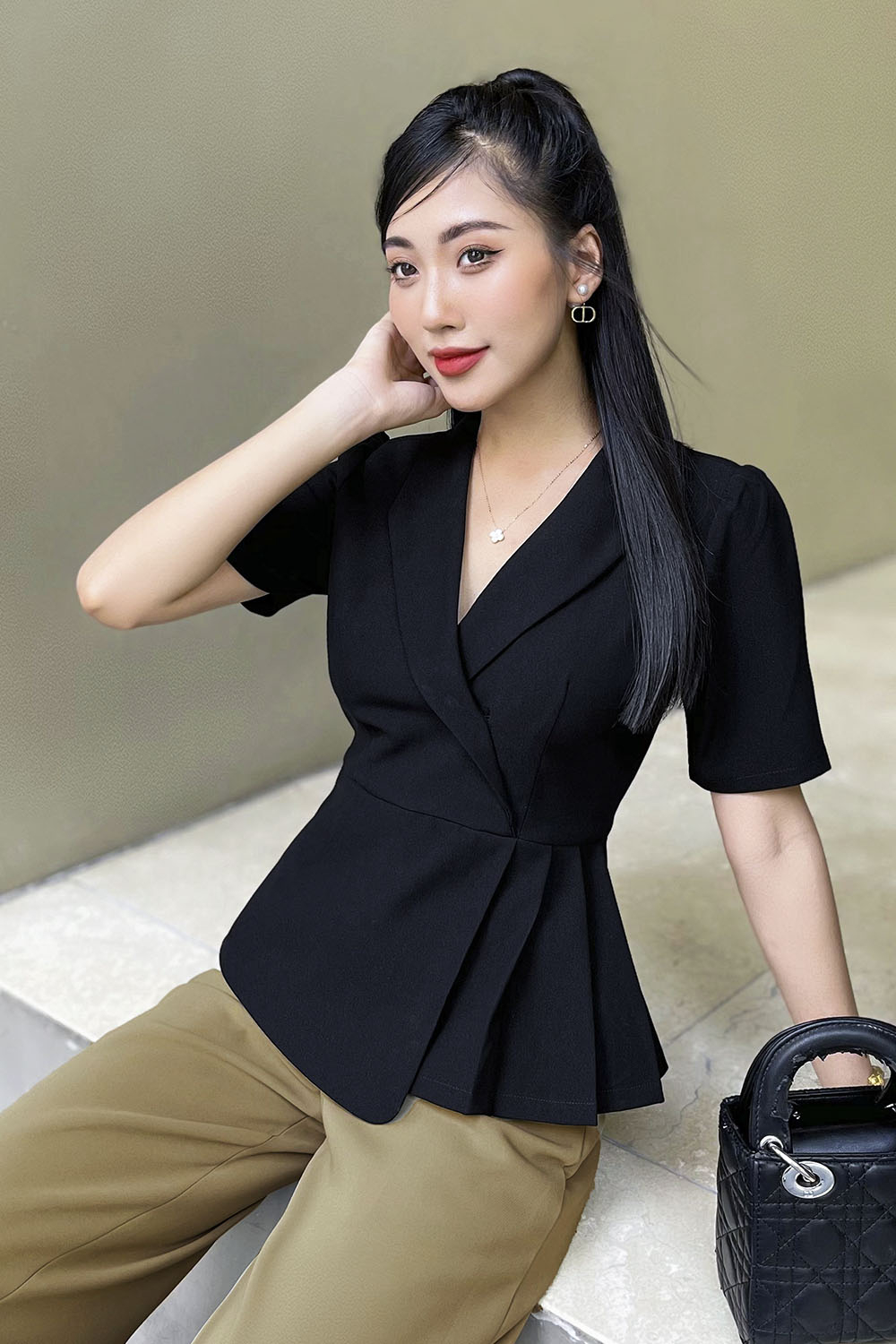 Áo kiểu nữ peplum màu đen