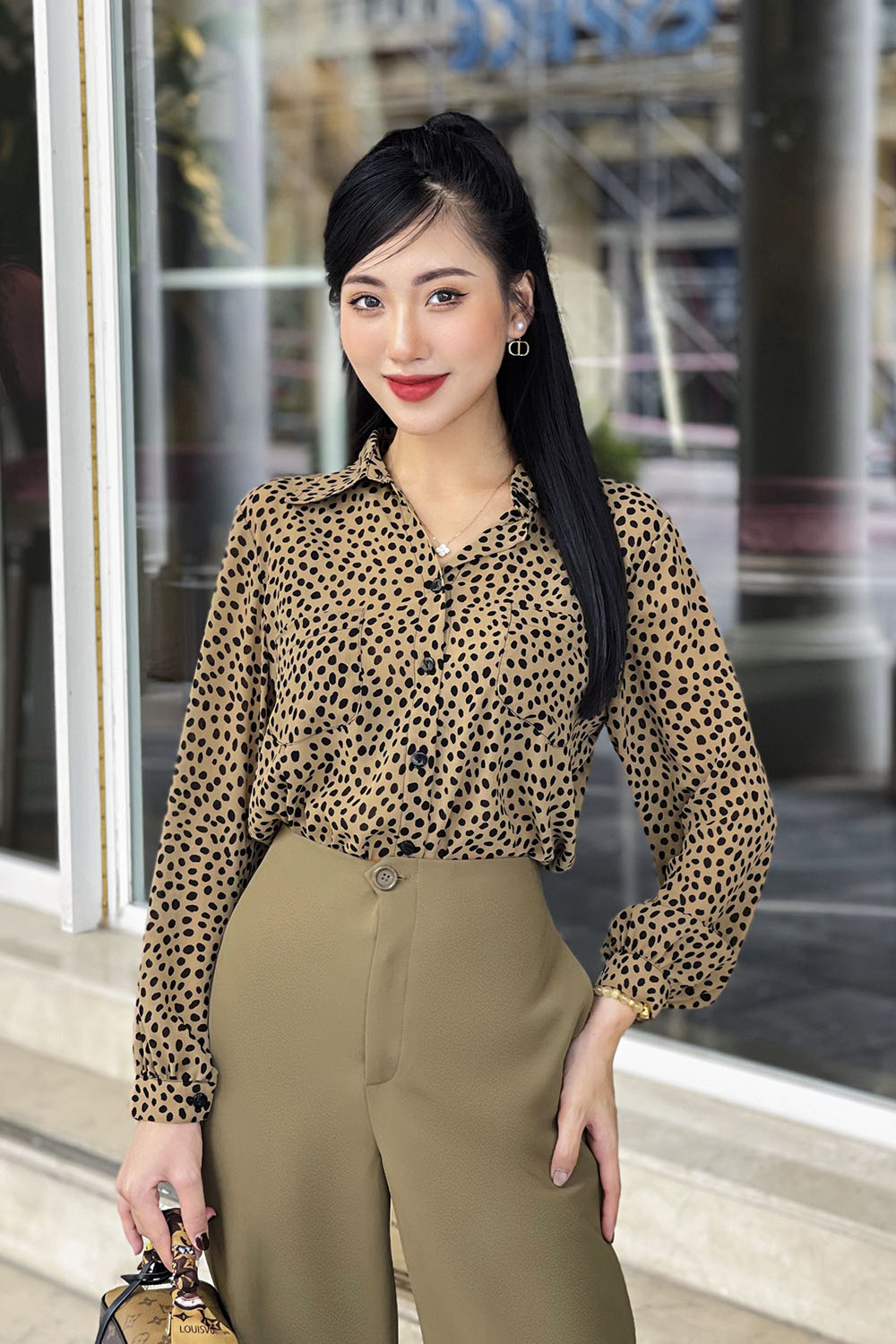 Áo sơ mi nữ tay dài họa tiết beo ASM13-26