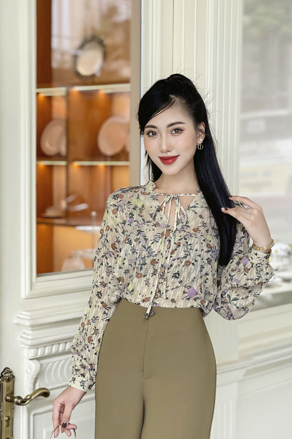 Áo kiểu sơ mi họa tiết hoa cổ phối nơ ASM13-37