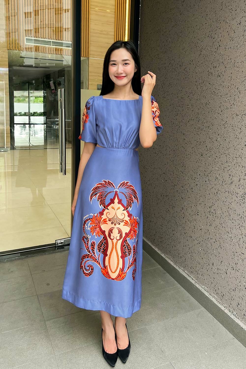 Đầm chữ a họa tiết eo cut-out