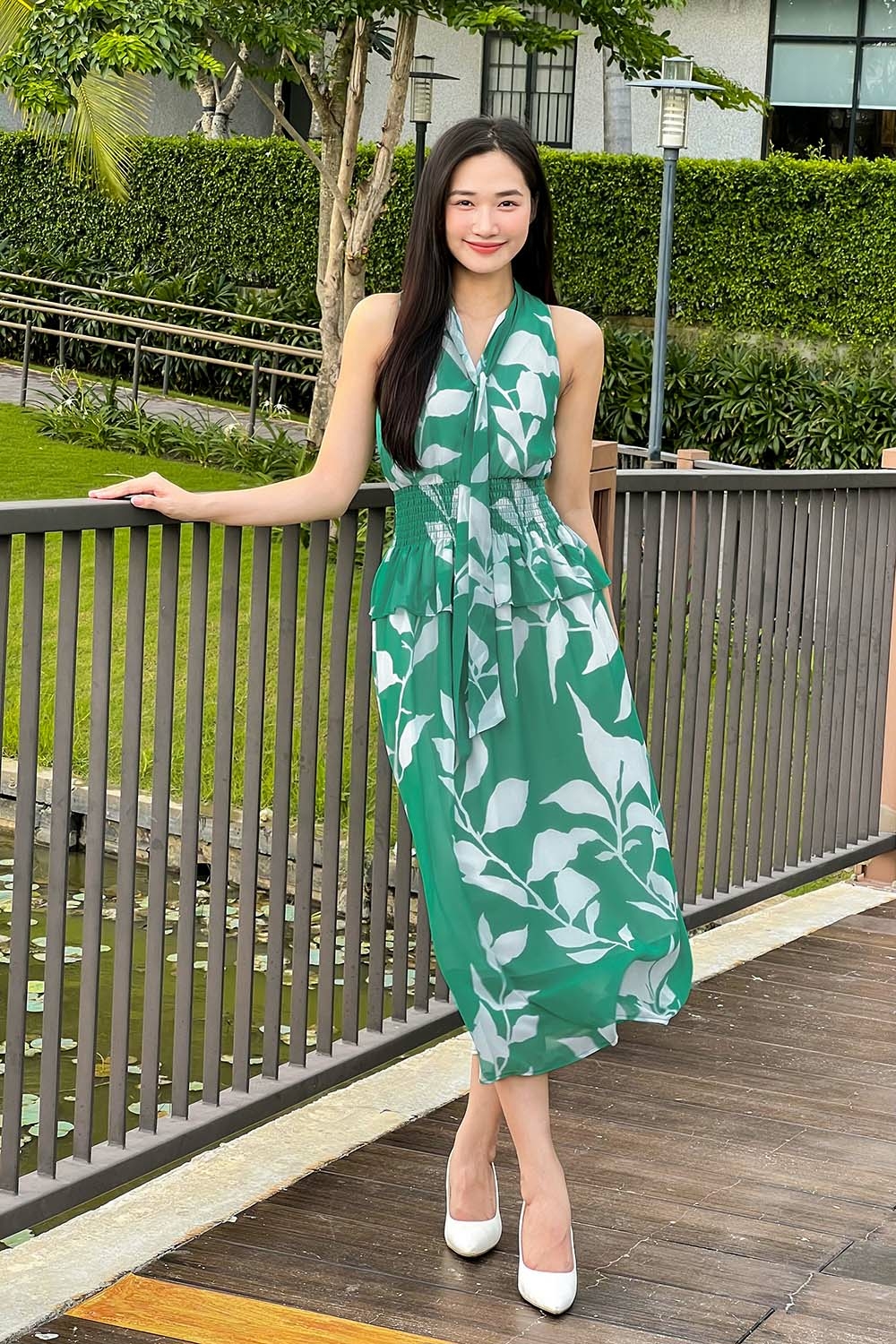 Đầm xòe peplum sát nách cổ phối nơ