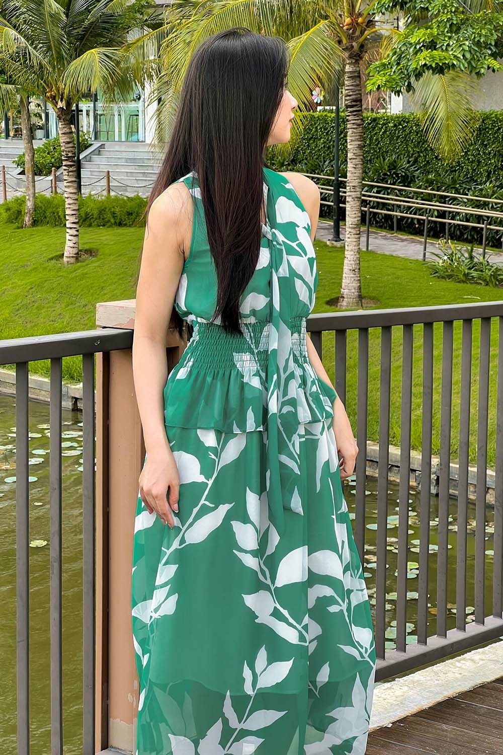 Đầm xòe peplum sát nách cổ phối nơ