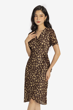 Đầm wrap dress họa tiết cổ V tay ngắn