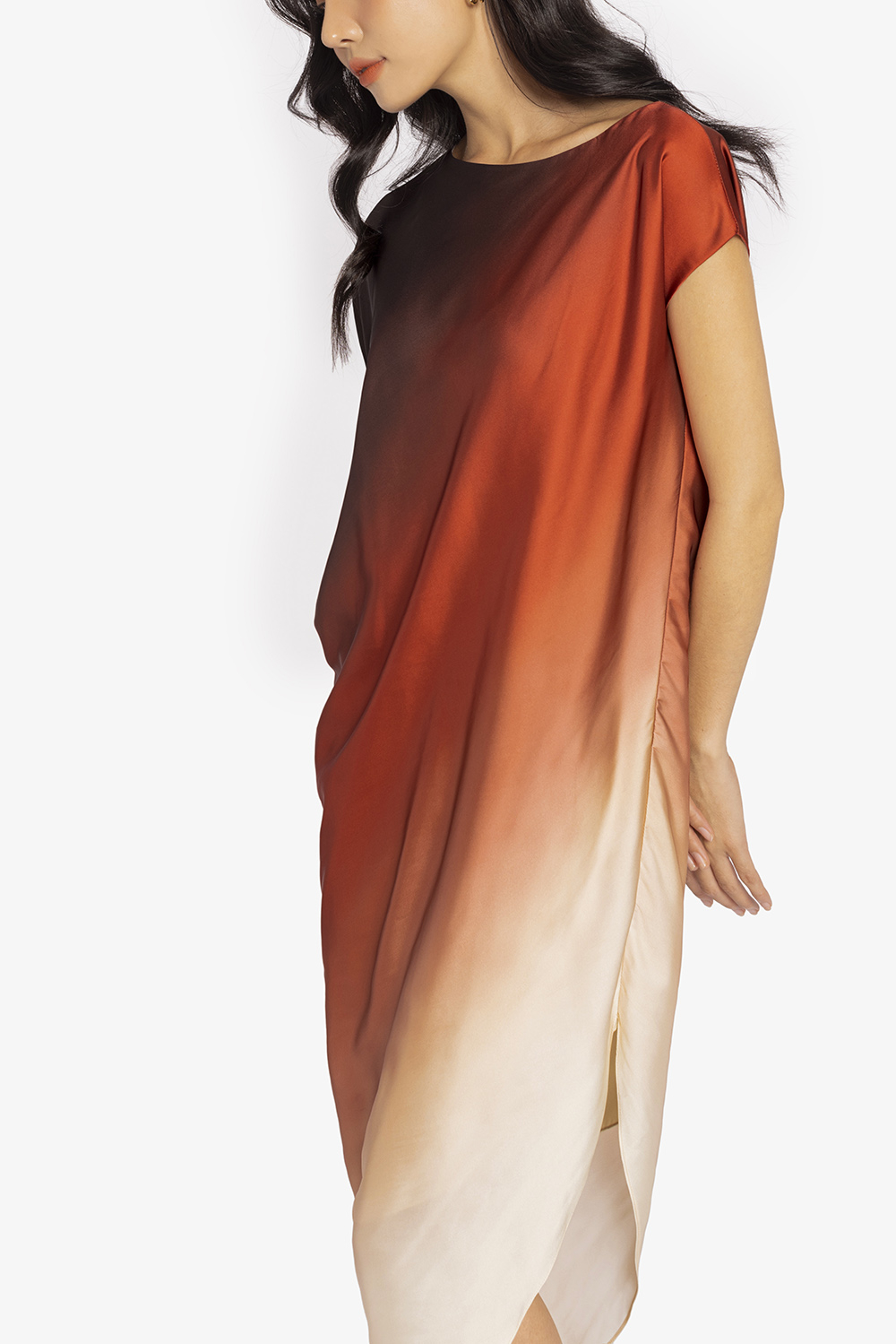 Đầm suông lệch vai loang màu