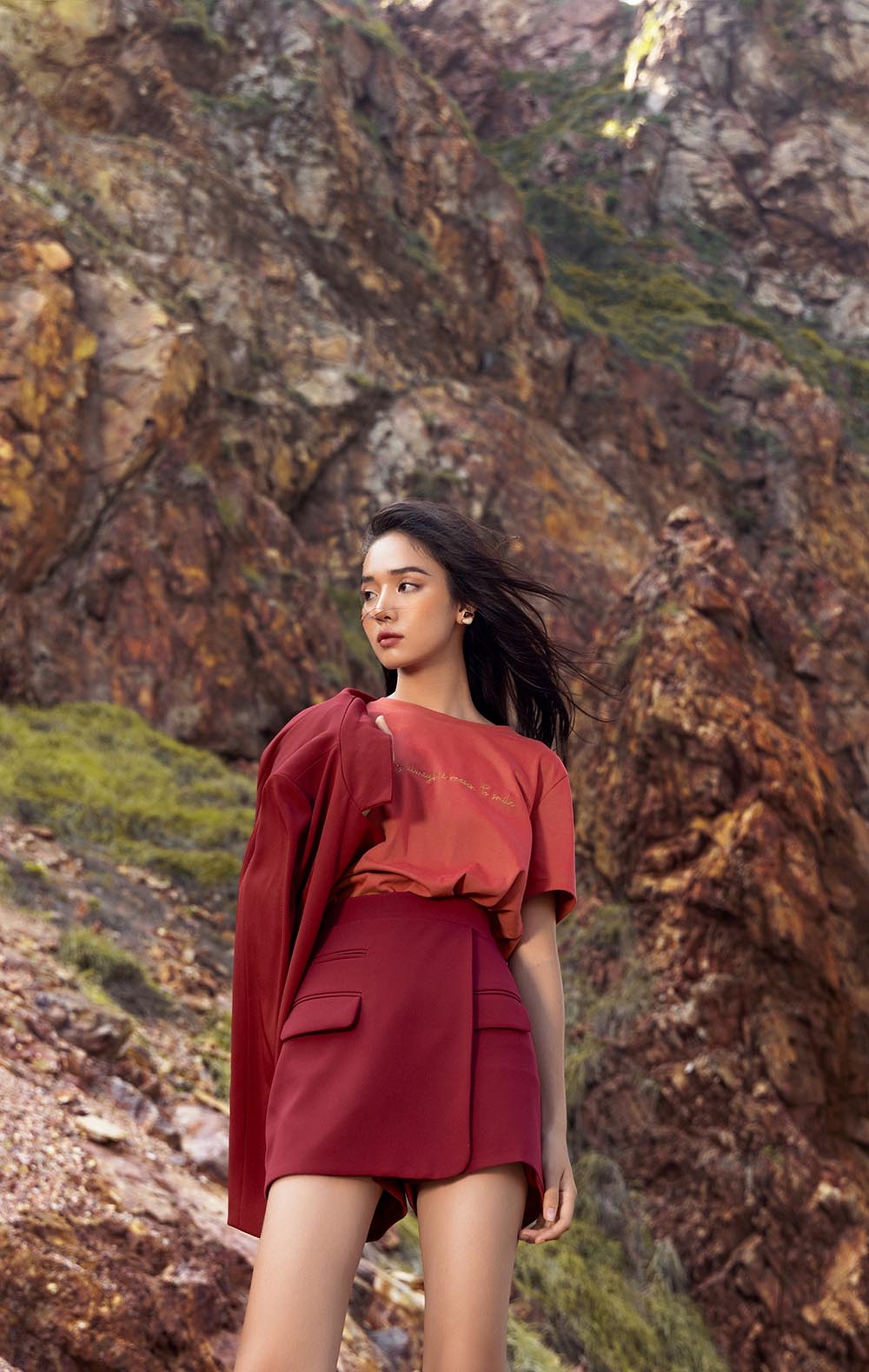 Áo thun nữ tay ngắn cổ tròn basic