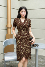 Đầm wrap dress họa tiết cổ V tay ngắn