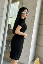 Đầm công sở màu đen dáng ôm cổ cách điệu