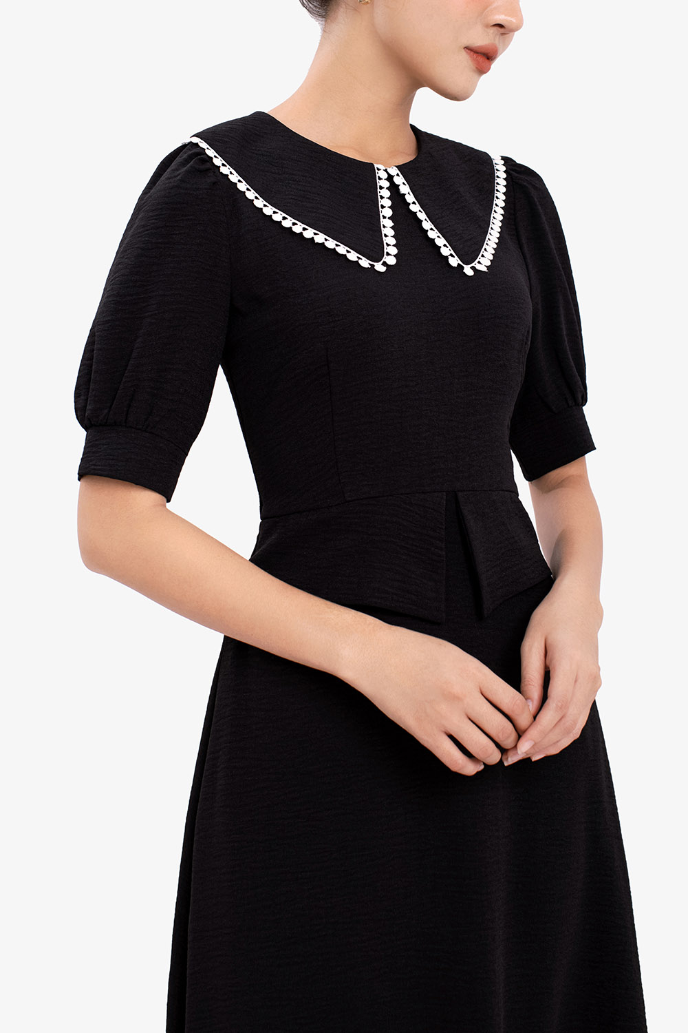 Đầm xòe dáng peplum cổ sen cách điệu