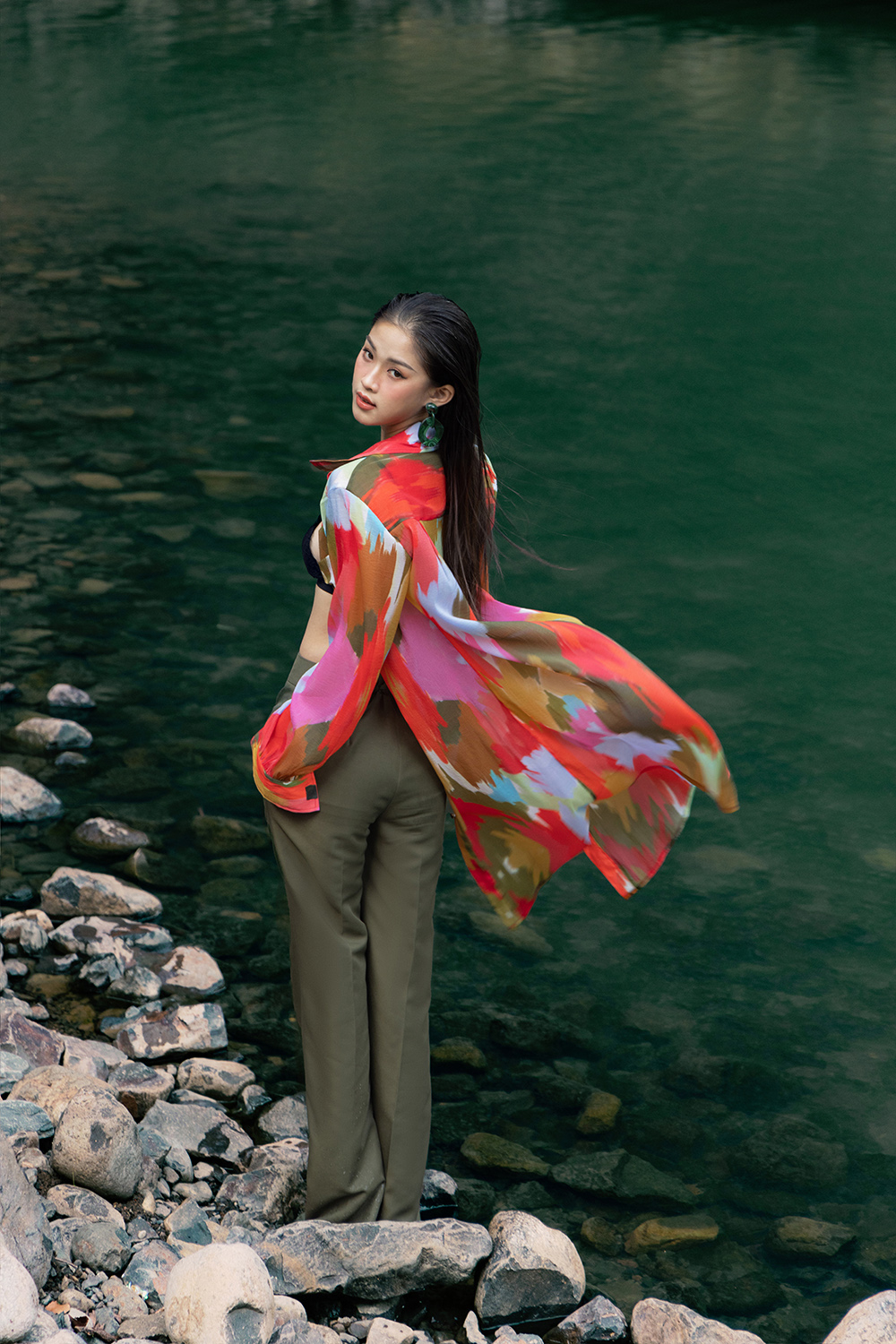 Đầm sơ mi dáng suông tay dài