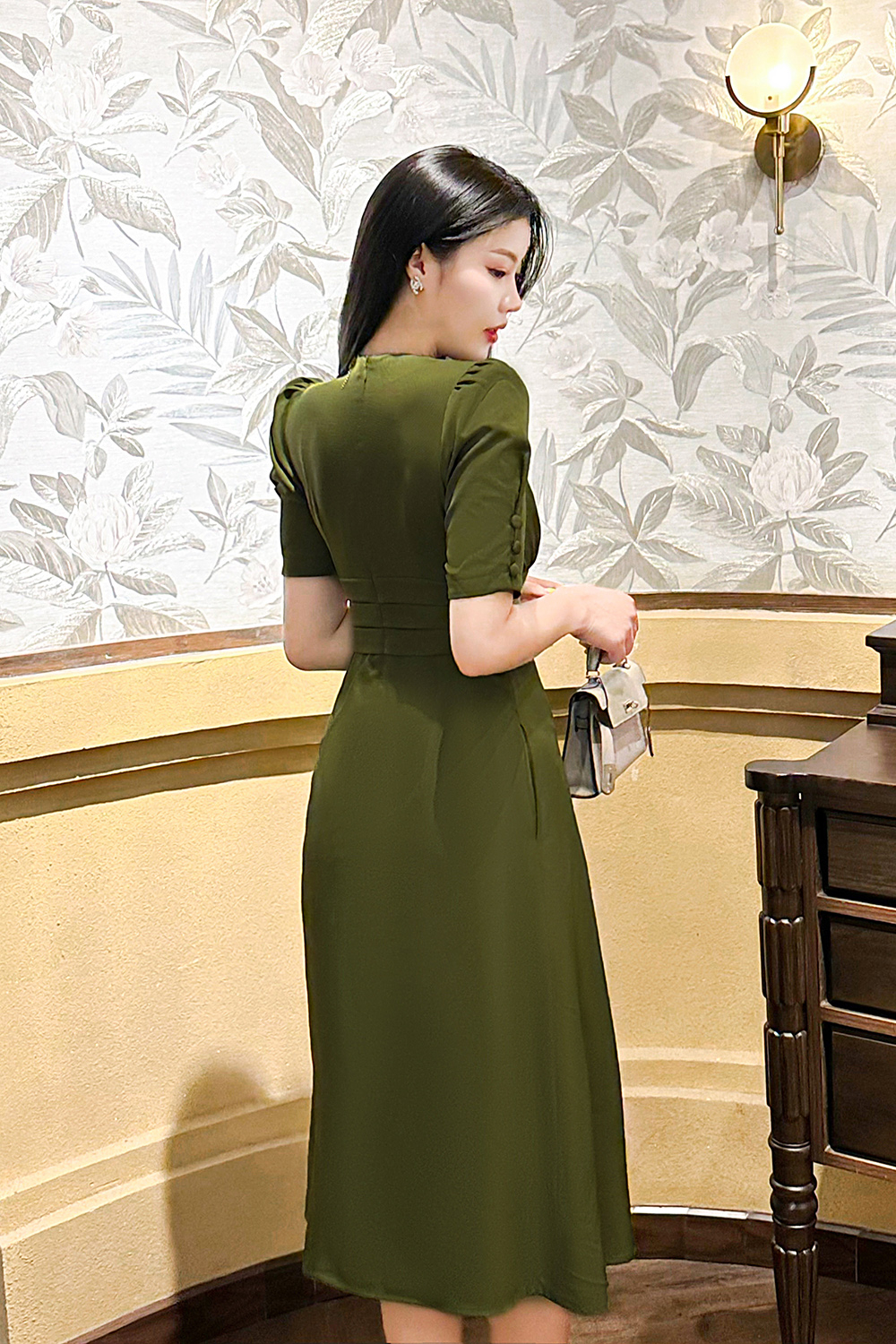 Đầm liền công sở nữ dáng xòe phối nút