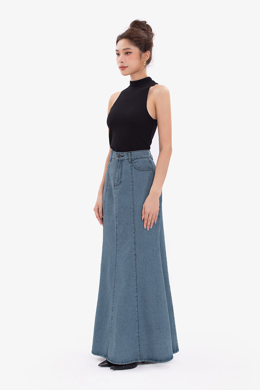 Shop Hau Nguyen · Chân váy jeans CK đai bấm