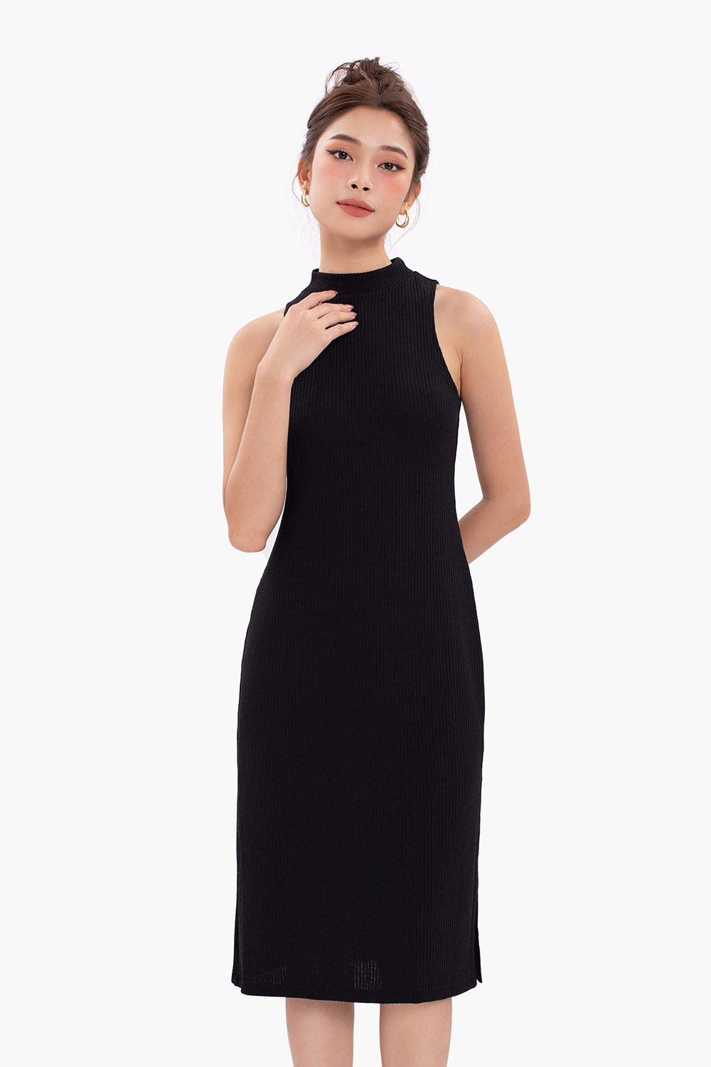 Đầm thun dài ôm màu đen cổ cao sát nách
