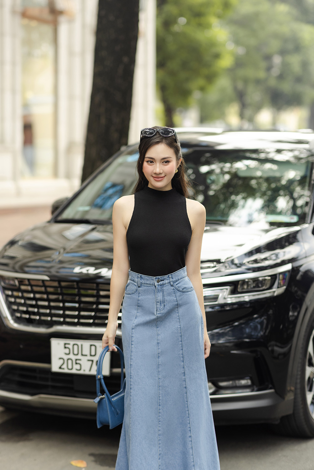 Áo thun nữ sát nách cổ lọ màu đen