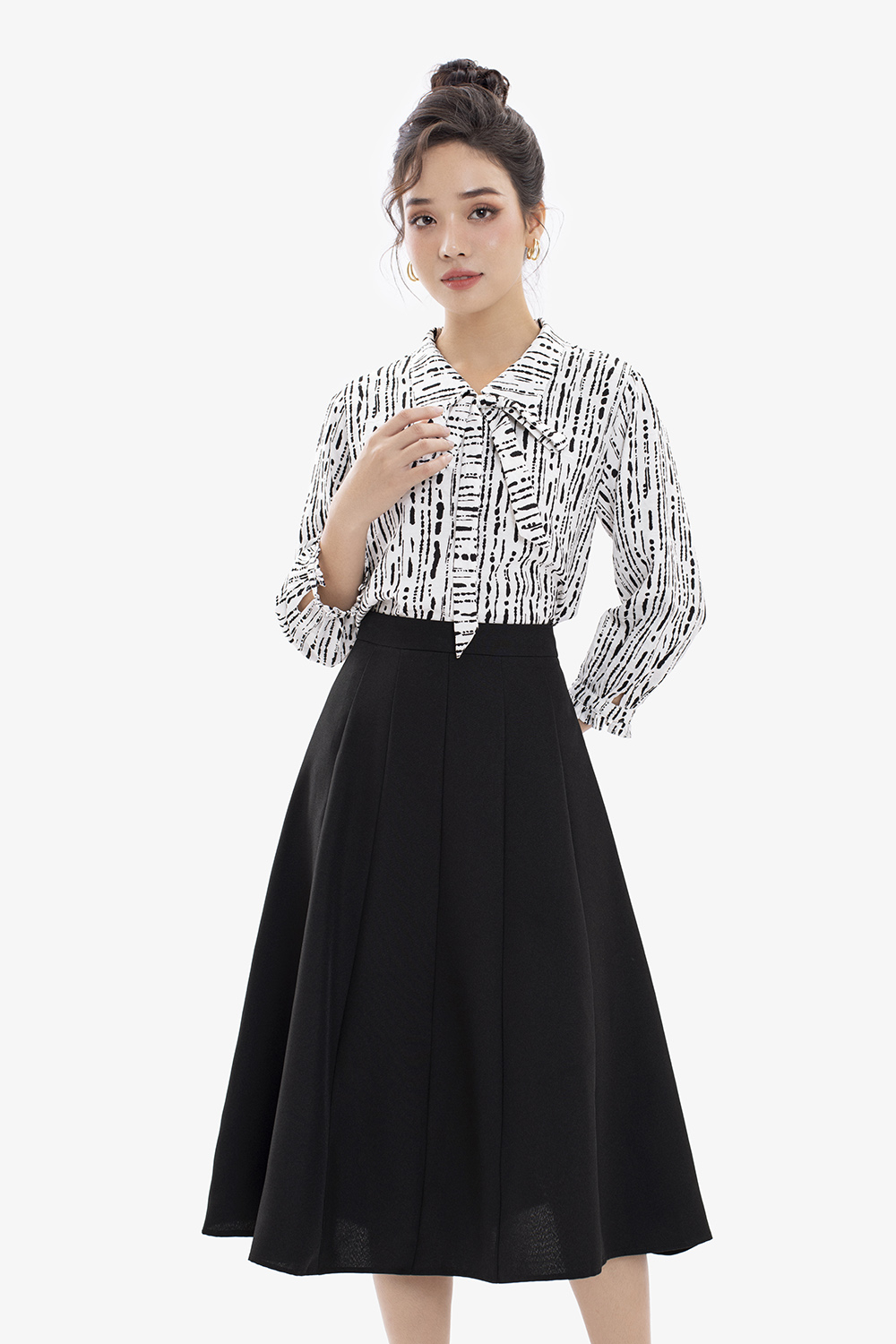 Áo sơ mi nữ họa tiết cổ thắt nơ