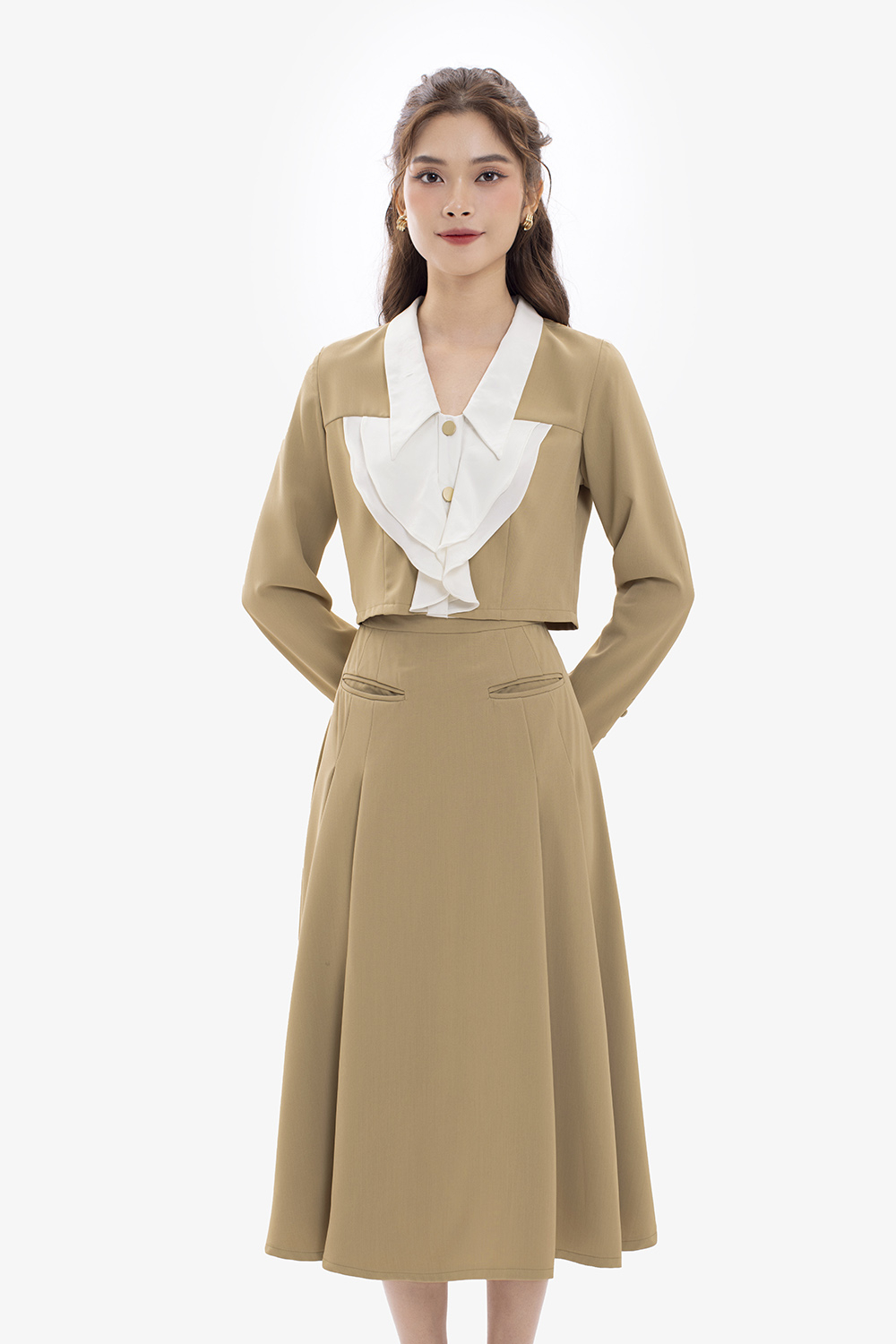 Áo kiểu cổ sen nhọn phối bèo tay dài