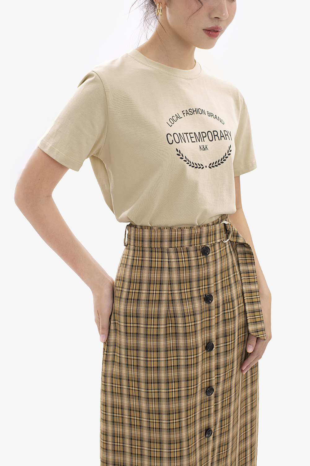 Áo thun nữ phom rộng màu kem